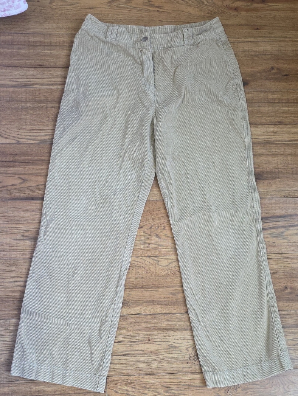 Y2K Woolrich Beige Corduroy Pants Women’s - Branded Hardware & Patch Pockets
